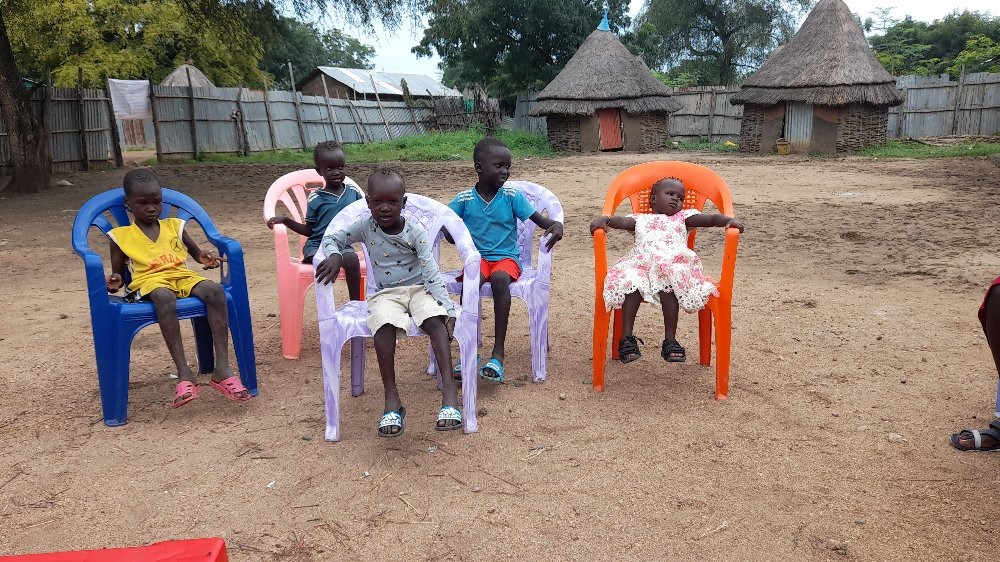 KG Kids in Chairs
